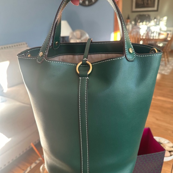 Tory Burch Miller Bucket Bag Green - Picture 6 of 15